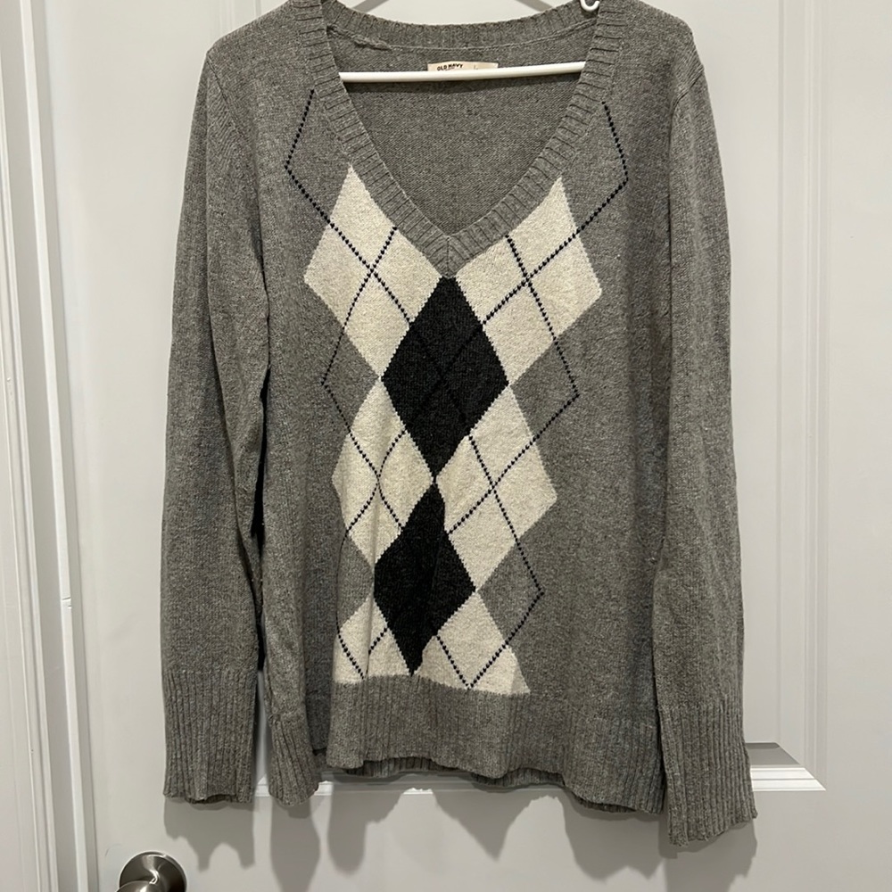 Old Navy Women’s Argyle Grey Sweater Size L